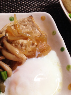 焼き豆腐と冬菜の煮びたし:温玉入り-レシピのメイン写真
