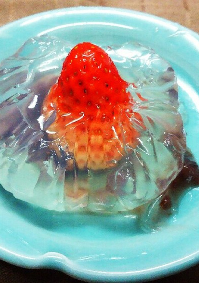 いちごと粒あんの寒天　茶巾絞り風に-レシピのメイン写真