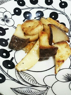 エリンギのバターチーズ炒め-レシピのメイン写真