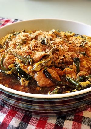 柔らか菜の花と鳥もも肉の卵とじ-レシピのメイン写真