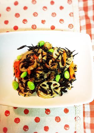 戻さないひじき&水煮蓮根で簡単煮-レシピのメイン写真