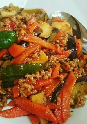 ひき肉と残り野菜のチリソース炒め-レシピのメイン写真