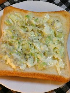 しらすと春キャベツトースト-レシピのメイン写真