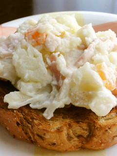 バターの風味♪ポテサラトースト-レシピのメイン写真