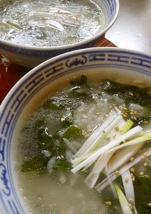 体に優しく栄養たっぷり♪ワカメのクッパ-レシピのメイン写真