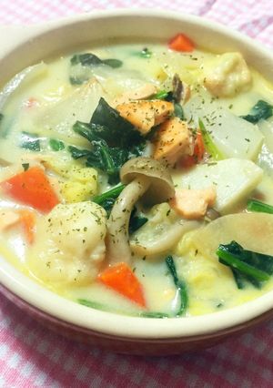 家にあるお野菜で。具沢山鮭のミルクスープ-レシピのメイン写真