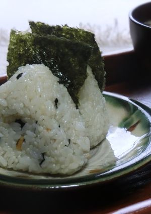 簡単味付け！お茶漬けのオイルおにぎり-レシピのメイン写真