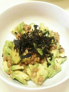 簡単で美味しい♡アボカド納豆-レシピのメイン写真