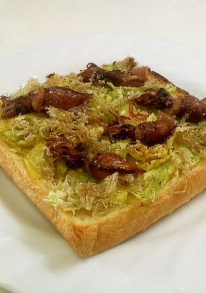 ホタルイカとキャベツとろろ昆布トースト-レシピのメイン写真