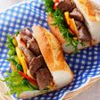 近江牛塩バター焼肉のベトナム風サンド