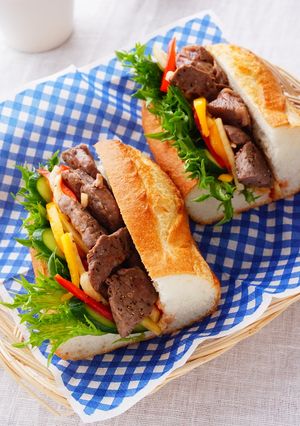 近江牛塩バター焼肉のベトナム風サンド-レシピのメイン写真