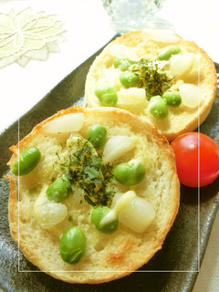バター風味 花らっきょ×粉わかめトースト-レシピのメイン写真