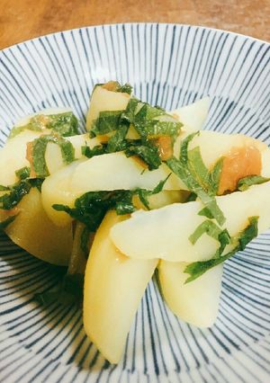 レンジで簡単♪じゃがいもの梅しそ和え-レシピのメイン写真
