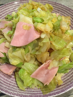 簡単!春キャベツとハムの炒め物-レシピのメイン写真