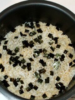 にんにく味ちりめんじゃこ海苔炊き込みご飯-レシピのメイン写真