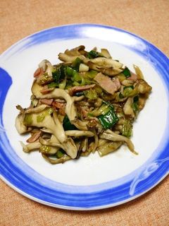 簡単!葉玉葱と舞茸ベーコンの昆布茶炒め-レシピのメイン写真