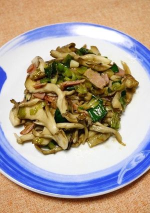 簡単！葉玉葱と舞茸ベーコンの昆布茶炒め-レシピのメイン写真