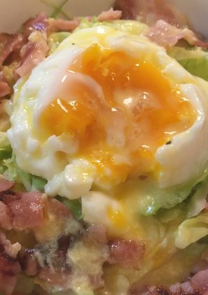 レンジで簡単春キャベツと半熟卵の温サラダ-レシピのメイン写真