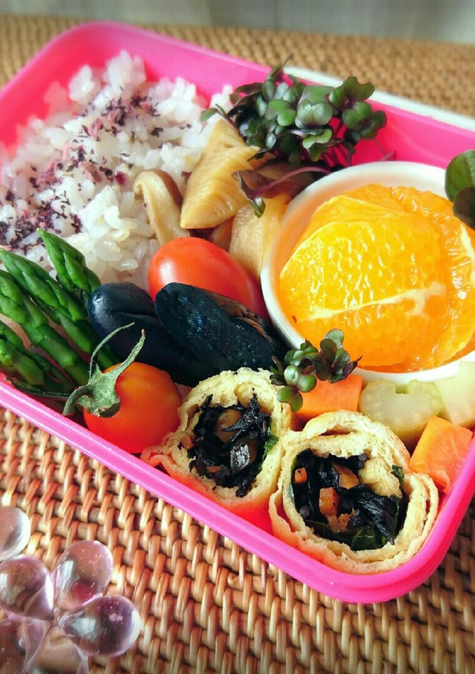 お弁当に♪ひじきの煮物の油揚げ巻き-レシピのメイン写真