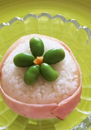 お花見やお弁当に♡お花のおにぎり-レシピのメイン写真