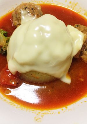 玉ねぎ丸ごと肉詰めハンバーグ☆ミ-レシピのメイン写真