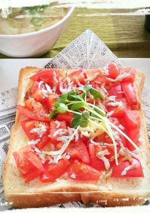 超甘フルーツトマトとシラスの和風トースト-レシピのメイン写真