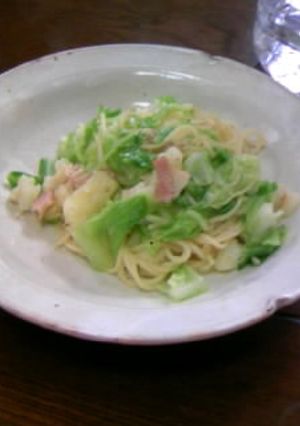 彩り綺麗なキャベツのパスタ-レシピのメイン写真