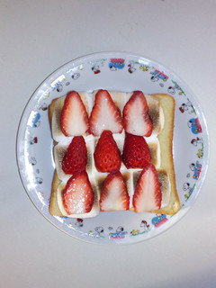 甘~い♪苺とマシュマロのトースト-レシピのメイン写真