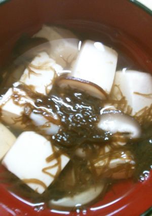 簡単ヘルシー♪もずくと豆腐のお吸い物！！-レシピのメイン写真