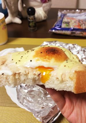 乗せて焼くだけ！ツナマヨ卵チーズトースト-レシピのメイン写真