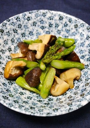 簡単副菜!椎茸とアスパラのほんだし蒸し-レシピのメイン写真