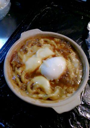 簡単チーズカレーうどん 温卵のせ-レシピのメイン写真