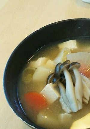 具材を5種類入れるだけ！栄養満点味噌汁☆-レシピのメイン写真