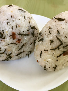 ☆ごま油香る 梅ひじき味噌 おにぎり-レシピのメイン写真