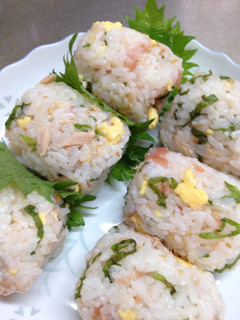 梅・大葉・ツナのおにぎり&混ぜご飯♪-レシピのメイン写真