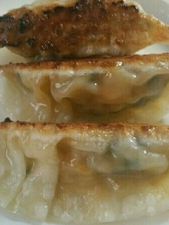 辛さが癖になる味付けキムチ焼き餃子-レシピのメイン写真