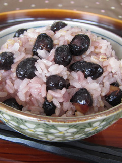 もちむぎ精麦入り・・黒豆ごはん-レシピのメイン写真