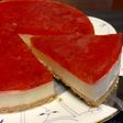 イチゴのゼリー乗っけレアチーズケーキ