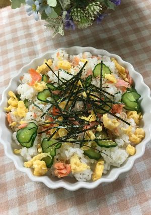鮭ときゅうりと炒り卵のまぜ寿司♪-レシピのメイン写真