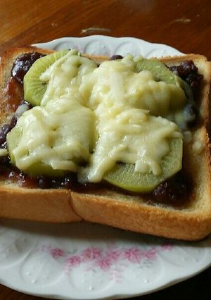 あずきとフルーツのチーズトースト-レシピのメイン写真