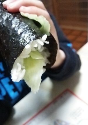 朝ごはんに♪子供大好き簡単レタスチーズ巻-レシピのメイン写真