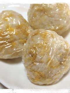 二色そぼろおにぎり♪お弁当にも-レシピのメイン写真