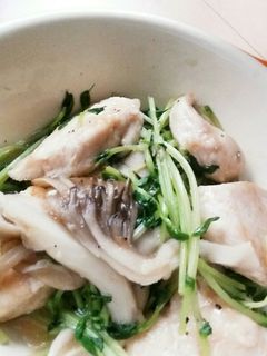 鶏胸肉と豆苗のレモン炒め-レシピのメイン写真