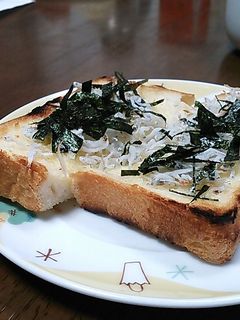 バター香る♬湘南しらすトースト-レシピのメイン写真