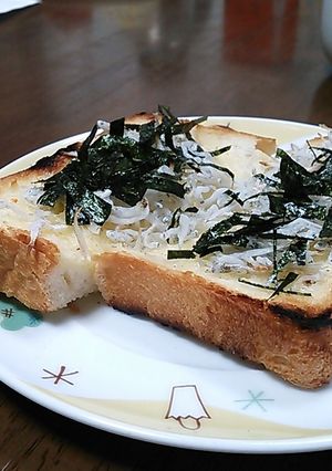バター香る♬湘南しらすトースト-レシピのメイン写真