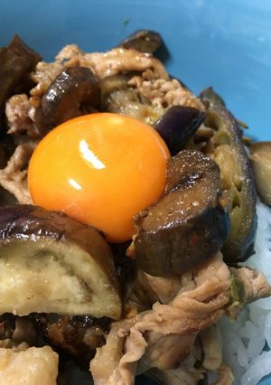男料理☆君も黄身もとろける☆なすみそ豚丼-レシピのメイン写真