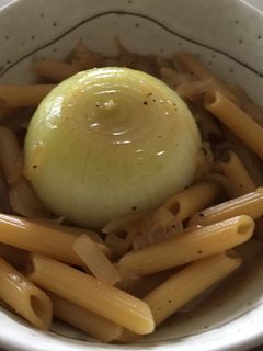 玉ねぎ丸ごと マカロニスープ-レシピのメイン写真