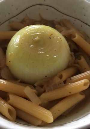 玉ねぎ丸ごと マカロニスープ-レシピのメイン写真