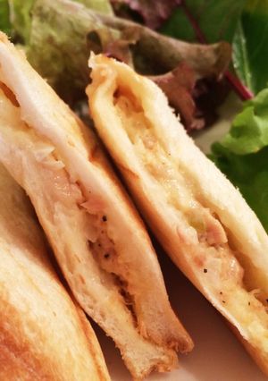 カフェ風 ツナとチーズのホットサンド-レシピのメイン写真