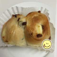 クリームチーズinレーズンパン-レシピのメイン写真